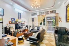 Cho thuê nhà ngõ 136 chùa láng đống đa 95m x 4t giá 17tr, full đồ, 100m ra bãi gửi ô tô