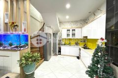 Bán nhà 5 tầng dt 32m phố hoàng văn thái cách mặt phố 70m