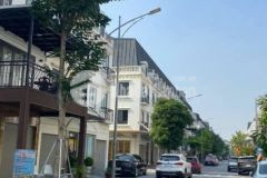 Bán nhà 2 mặt đường lacasta văn phú vị trí vàng cho nhà đầu tư thực thụ