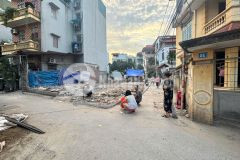 Chính chủ bán căn nhà xây mới 6 tầng lô góc, thang máy, tại phường long biên đối diện aeon long biê