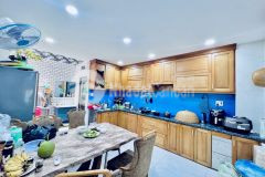 Tân bình phường 13, 55m2 ngang 4m 4 tầng đúc, khu vip, xe hơi đỗ cửa, chưa đến 10 tỷ.