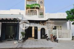 C.g nhà trệt 2 lầu và sân thượng hoàn công mới 100 kdc hồng loan