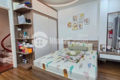 Bán nhà phố chùa láng, đống đa 42m2 xây 5 tầng đẹp mặt tiền rộng 4.2m nhỉnh 8 tỷ