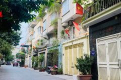 Bán nhà mặt tiền đường hà cầu, phường phú la, quận hà đông,sát metro và quận ủy