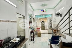 Sát hẻm ô tô, nhà 3 tầng 3pn dt 33m2, p1 gò vấp, giá 4.x tỷ