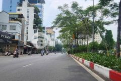 Hiếm lõi hai bà nhà mặt phố đại cồ việt 64m 23xtỷ vỉa hè mặt tiền rộng kinh doanh đỉnh