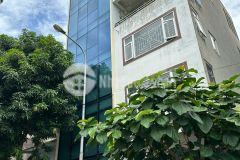 Tòa nhà văn phòng kết hợp ở và kinh doanh 60m, 7 tầng trung tâm hà đông