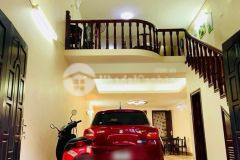 Dinh thự 5 tầng giữa lòng cầu giấy garage oto 3 xe 7 chỗ trong nhà