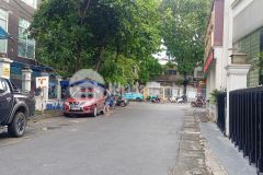 Nghĩa tân 18 tỷ 5.3m mặt tiền ô tô đỗ cửa ngày đêm sân chơi học viện sát nhà