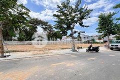 Cần bán lô đất đối diện trung tâm thương mại phủ hà 5 tầng giá bán 1 tỷ 773 30 có thương lượng.