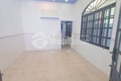 Chủ gửi bán căn nhà 1trệt 1lửng mới sơn sửa sạch đẹp