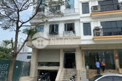 Bán nhà mặt phố lạc long quân, gần lotte, 115m2 9 tầng thang máy, mt 9.5m, 79 tỷ 0987104878