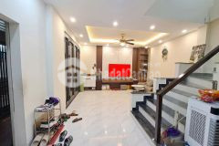 Bán nhà hoàng mai, định công thượng. diện tích khủng, mặt tiền to. nhỉnh 8 tỷ rưỡi.