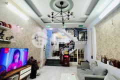 Xuất ngoại bán nhà 4 tầng cực đẹp lê văn sỹ, 68m2, 8.3 tỷ