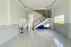 Cho thuê nhà trệt lầu mới đẹp kdc hồng loan cái răng cần thơ 2pn