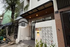 Bán nhà 2 tầng mặt tiền mới đẹp full nội thất đường trần hữu trang