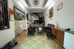 Cần bán nhà địa chỉ mặt phố ngọc lâm long biên 90m 4t 15xtỷ kinh doanh sầm uất ở ngay