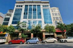 Bán tòa văn phòng phố lê văn lương 225m2 xây 8 nổi 1 hầm mặt tiền 17m cực hiếm giá 185 tỷ