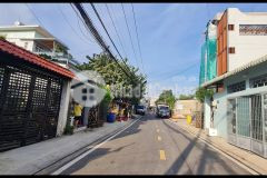 Nhà mặt tiền đường 179 phường tân phú dt 95m cấp 4