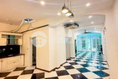 Cho thuê nhà ngõ 106 hoàng quốc việt, cầu giấy 80m x 3t giá 20.5tr, gara ô tô, 2 thoáng