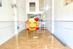 Nhà trệt lửng 3 phòng ngủ gần chợ 586, gần bv hoàn mỹ giá bán 3 tỷ 200 triệu.