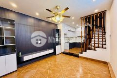 Lõi cầu giấy sổ vuông đẹp 5 tầng nhà mới nội thất chọn lọc gần hồ mát rượi