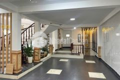 Bán nhà sổ riêng ngay chợ ngô quyền ô tô đậu trong sân