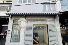 Chu ban gâp căn nha vươn lai don vô ơ ngay oto tân cưa gia lô