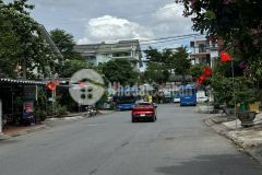 Ban đât mt đương 25 hiêp binh chanh sau lưng gigamall đương vao nha hang bên sông