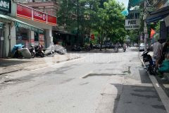 Chính chủ gửi bán nhà mặt phố đội nhân, ba đình 102m xây 4 tầng mặt tiền 7m vuông vắn vỉ hè rộng