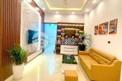 Bán nhà thịnh liệt, dt45m,giá hơn 7 tỷ,oto gần,lô góc, full nội thất