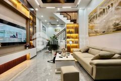 Bán nhà 4 tầng nội thất đẹp, hai mặt ngõ, gần đường ô tô, sát mặt phố kim hoa đống đa.