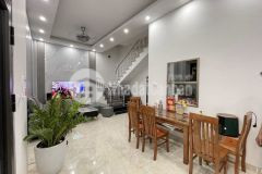 Bán nhà hoàng như tiếp bồ đề 3tầng 48,5m giá 7,5tỷ