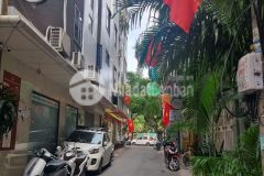 Nhà phân lô phố nguyên hồng 68m2, 5 tầng mặt tiền 5.5m ô tô tránh hiếm đống đa