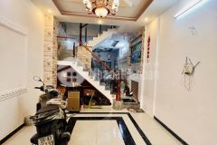 Sát mt bán nhà 4 tầng cực đẹp huỳnh văn bánh, 42m2, 6.3 tỷ