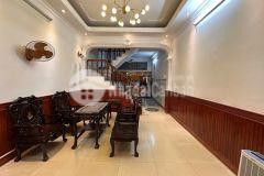 Cho thuê nhà ngõ quan thổ 1, đống đa 60m x 5t, 4pn3wc giá 18 triệu, 50m ra bãi gửi xe