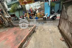 Đất tư khoát trục chính liên thôn oto chạy vòng quanh