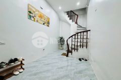 Đội cấn 7 tầng lô góc 3 thoáng ngõ thông gần phố trước nhà 4m 5.85 tỷ