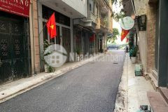 Cho thuê nhà ngõ 180 hoàng quốc việt, cầu giấy 45m x 3t giá 15.5trr, ô tô đỗ cửa cả ngày