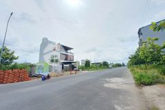 Chủ gửi nền đẹp không vướn tụ điện cống thoát nước mưa hướng đông bắc