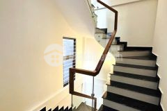 Chính chủ bán nhà lạc long quân 75m², 5 tầng, ngõ thoáng, giá hấp dẫn