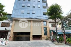 Cho thuê tòa văn phòng 9 tầng mp phú gia, tây hồ dt 350m2 mt 14m. giá 400trth