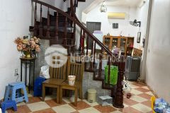 Cho thuê nhà riêng trần duy hưng quận cầu giấy 50m x 5t, 6pn4vs giá 20tr, 20m ra phố