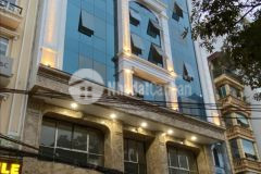 Cho thuê tòa văn phòg 9 tầng mp hoàng ngân dt 240m2 mt 16m. giá 400 trth