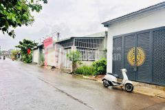 Cần tiền trả nợ bán gấp nhà còn mới 108m2 ở hóc môn giá 930 triệu.