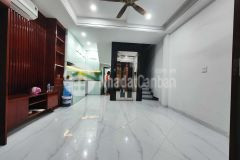 Cho thuê nhà nguyên căn vĩnh phúc, ba đình, nhà mới đẹp, thang máy, gần ô tô, gia đình, nhóm