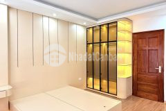 Văn chương 6 tầng thang máy mới gần hồ, mặt tiền đẹp, thoáng trước sau