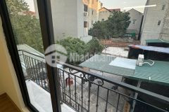 Bán nhà cổ linh, long biên 33m2, 5t giá 6,55 tỷ phía trước thoáng sáng