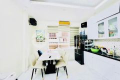 Bán nhà giáp bát hoàng mai,dt 40m2, gia nhỉnh 8 tỷ,lo góc, 2 thoáng