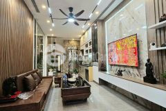 Bán nhà gia thụy, thang máy long lanh, tặng full nội thất xin sò, 10m ra phố, chỉ 11.x tỷ